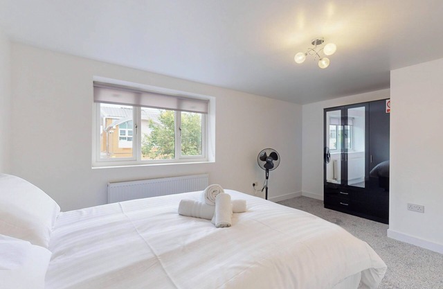 2 Bed House near London City Airport, ExCeL & DLR