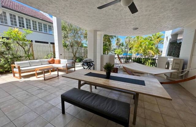 2-Bed Unit with Large Backyard, BBQ & Parking