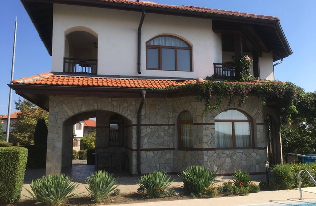 2 Bed villa with large private pool on The Vineyards Spa Resort