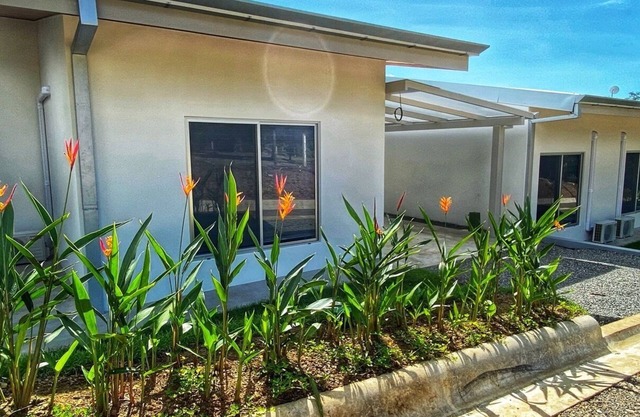 2 Bedroom 2 Bathroom Close to amenities with 2 wheel drive access