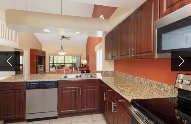 2 Bedroom 2 bathroom Villa with loft minutes from Disney in FL