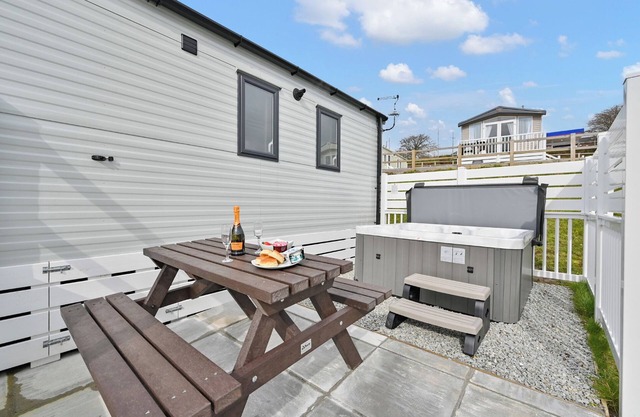 2 bedroom accommodation in St Ann&rsquo;s Chapel, Callington