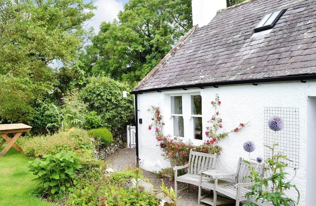 2 bedroom accommodation in Kirkandrews, near Kirkcudbright