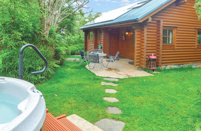 2 bedroom accommodation in Craobh Haven, Argyll