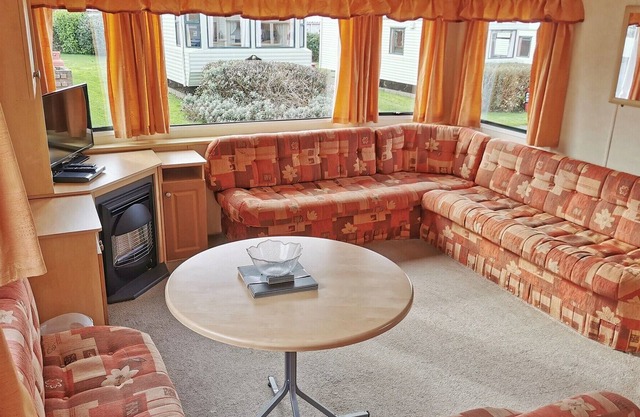 2 bedroom accommodation in Clarach Bay, Nr Aberystwyth