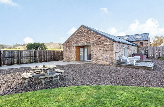 2 bedroom accommodation in Auchterarder
