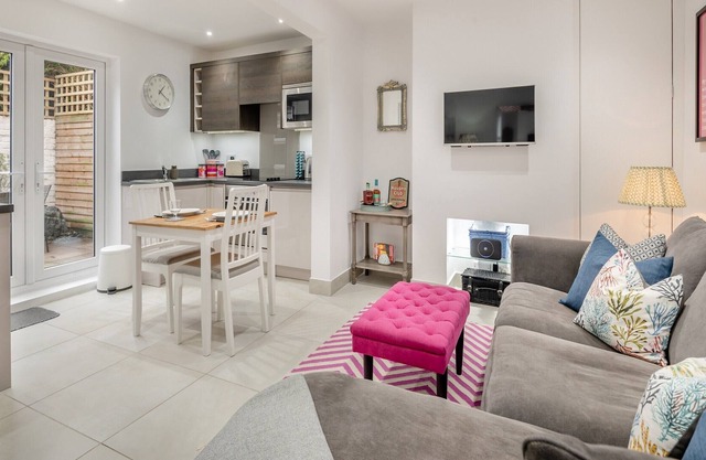 2 bedroom accommodation in Cheltenham