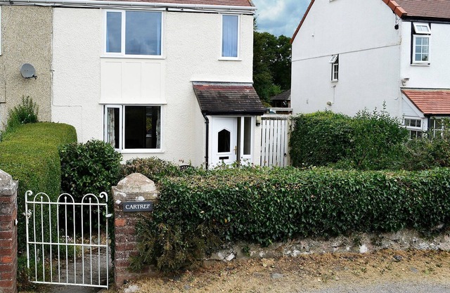 2 bedroom accommodation in Llysfaen Village, near Old Colwyn