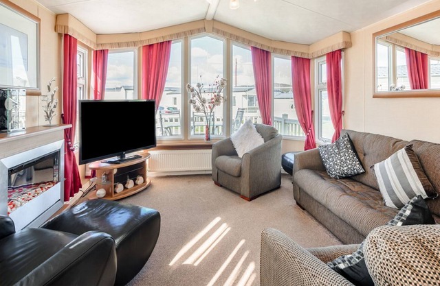 2 bedroom accommodation in Sandyhills