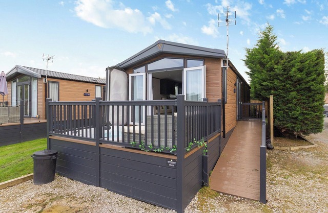 2 bedroom accommodation in Eaton, Congleton