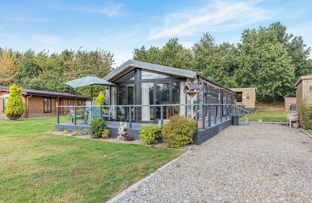 2 bedroom accommodation in Ellesmere