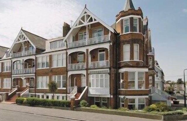 2 bedroom accommodation in Felixstowe