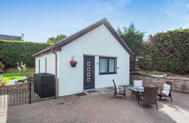 2 bedroom accommodation in Inverness