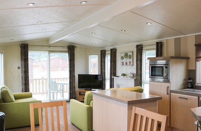 2 bedroom accommodation in Sproatley