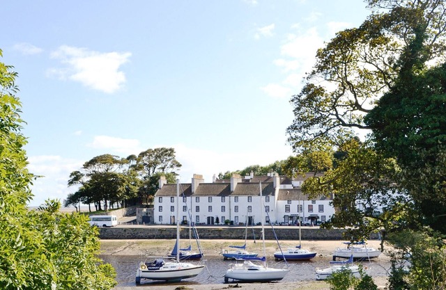2 bedroom accommodation in Cramond, near Edinburgh