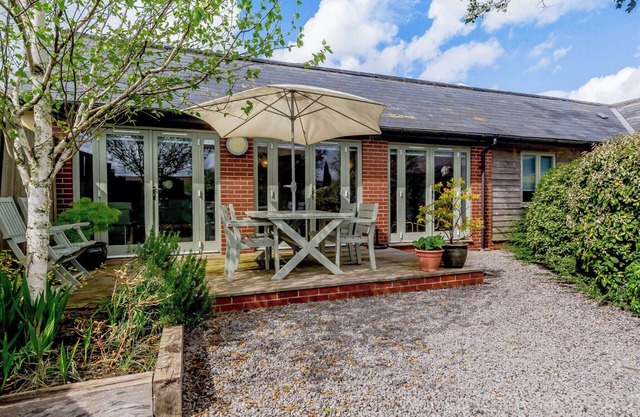 2 bedroom accommodation in Nr Wells