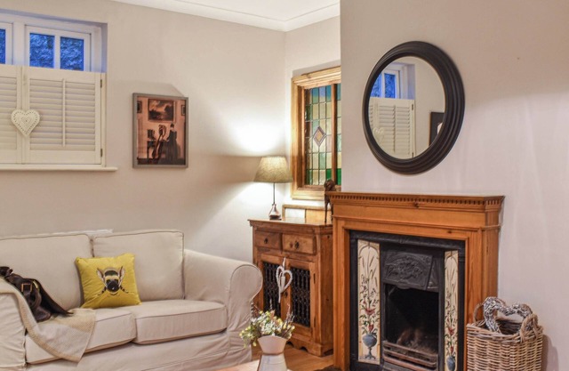 2 bedroom accommodation in Petworth, near Arundel