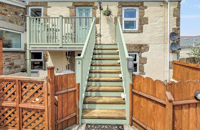 2 bedroom accommodation in Redruth