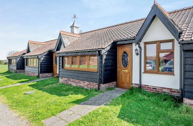 2 bedroom accommodation in St Osyth
