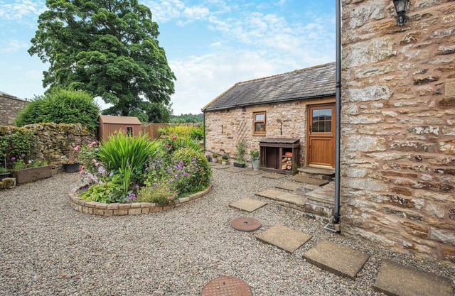 2 bedroom accommodation in Alston