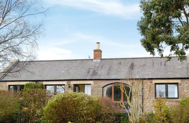 2 bedroom accommodation in Fenham-le-Moor, near Belford