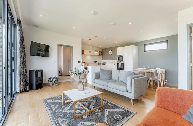 2 bedroom accommodation in Lewes