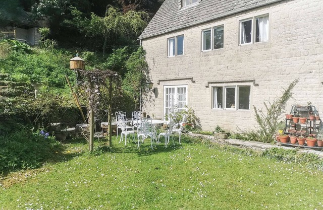 2 bedroom accommodation in Pitchcombe, near Painswick