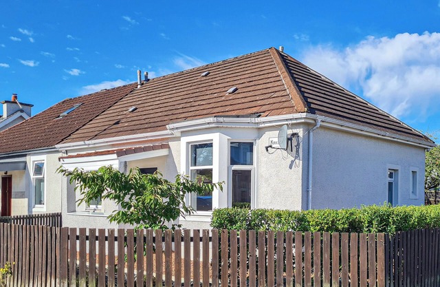 2 bedroom accommodation in Wishaw, North Lanarkshire
