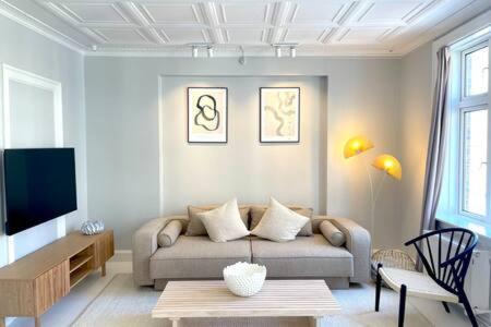 2 Bedroom Apartment in Trendy Area