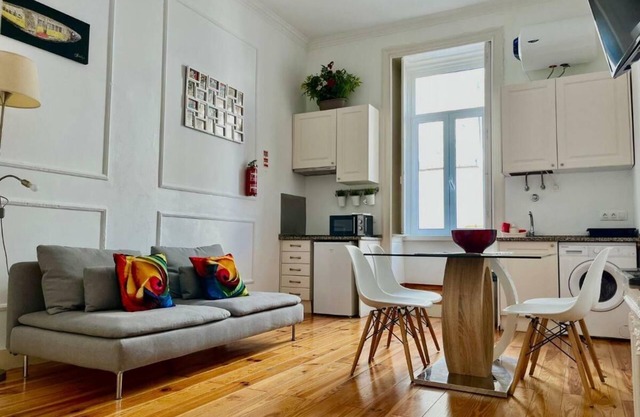 2 Bedroom Apartment Located Heart of Lisbon City