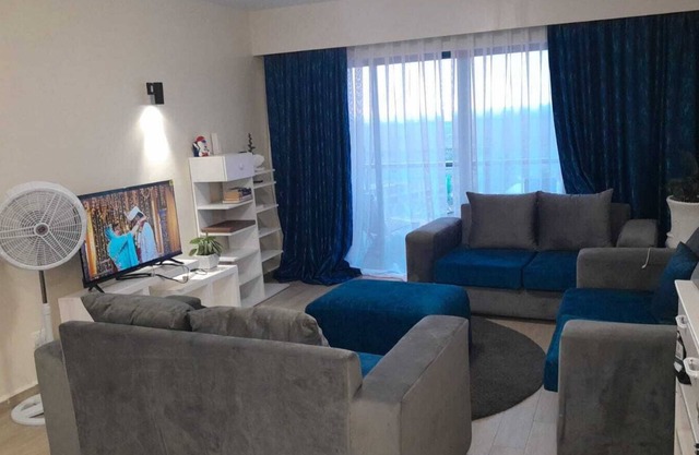2 bedroom apartment near JK Int. Airport, beautiful view of National Park