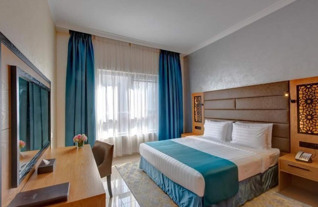 2 Bedroom Apartment Near Dubai Internet City Metro