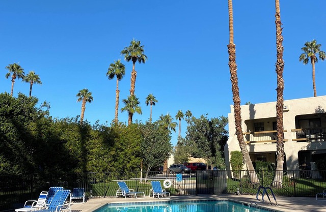 2 Bedroom Apt in Peaceful part of Palm Springs