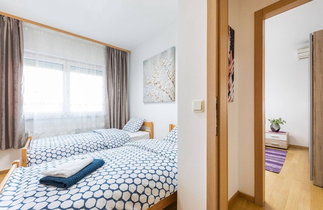 2 Bedroom Apt. in the Business Zone- Free Parking