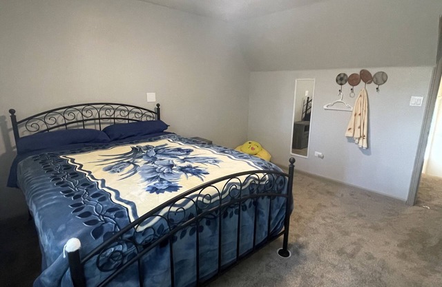 2 bedroom cabin in the woods near the Alta Sierra Ski Resort