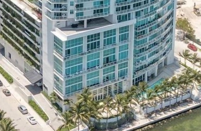 2 Bedroom Condo 625320 by Houzlet