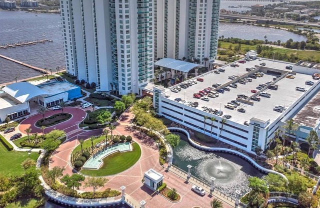 2 Bedroom Condo (93395) by Houzlet