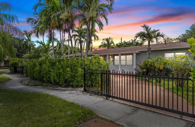 2 Bedroom Cozy House Near Barry University