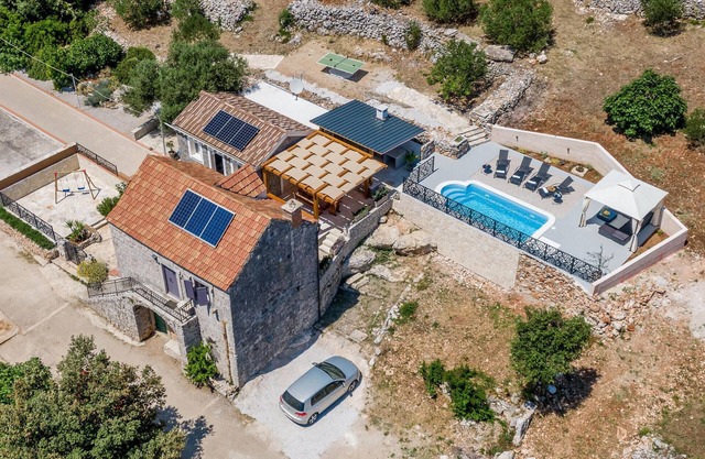 2 bedroom gorgeous home in Smokvica