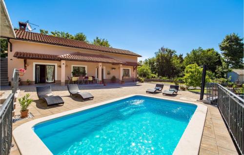 2 Bedroom Gorgeous Home In Veli Brgud