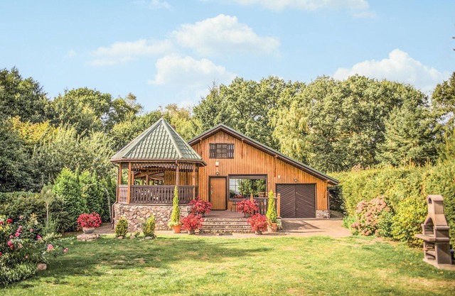 2 bedroom gorgeous home in Nowe Warpno