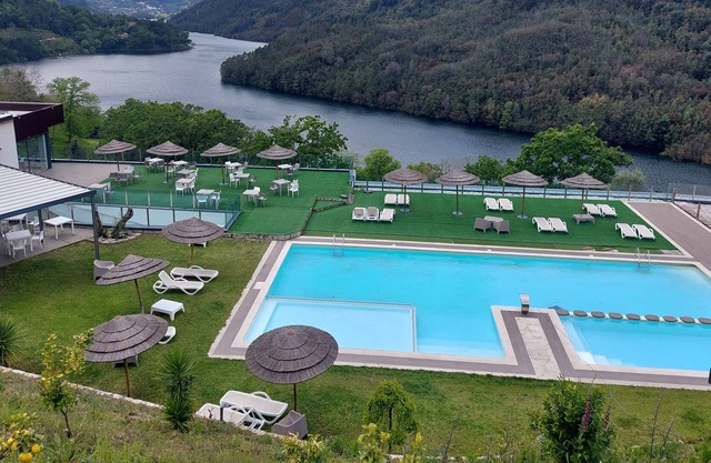2 bedroom house inserted in a tourist development with unparalleled views