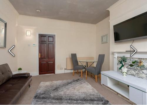 2 Bedroom House Burnley Centre!