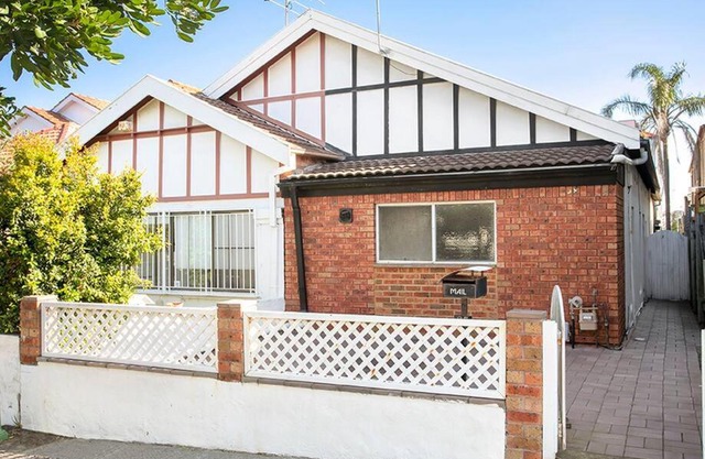 2 Bedroom House Moments from Bondi Beach