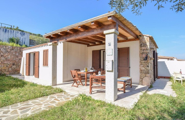 2 bedroom lovely home in Budoni