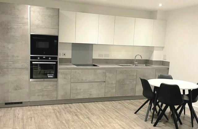 2 Bedroom Luxury Apartment in Barking