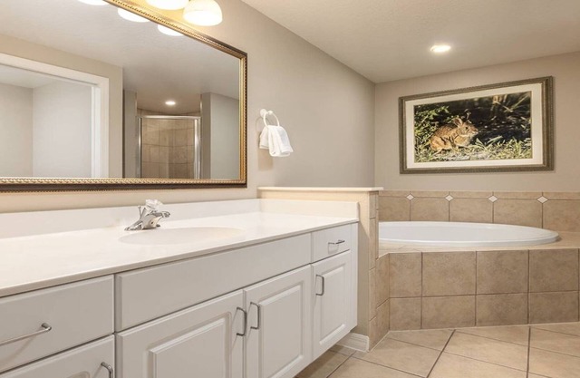 2-Bedroom River Island Pool-View Villa, Lazy-River Resort Oasis, Close to Parks