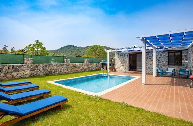 2 Bedroom Stone House with Private Pool in Kayaköy