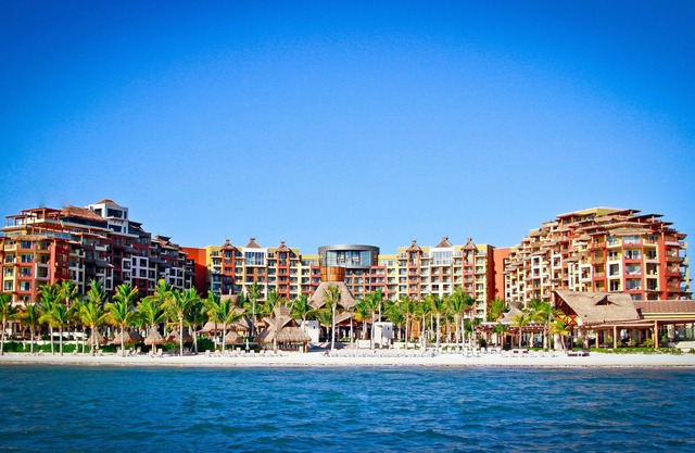 2 Bedroom Suite available Christmas and New Year 12-20-2025 to 1-3-2026
