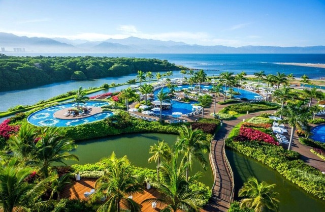 2 Bedroom Suite in 5 Diamond Resort